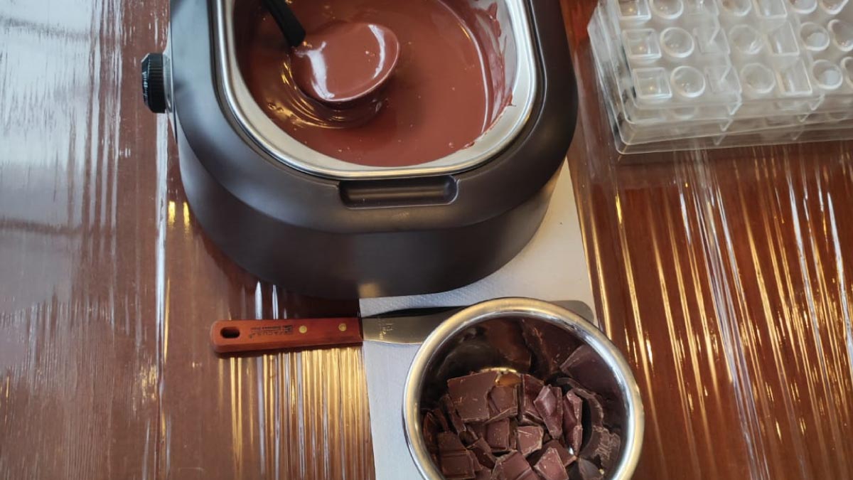 taller de chocolate al estilo belga con cacao 100 organico irunqa
