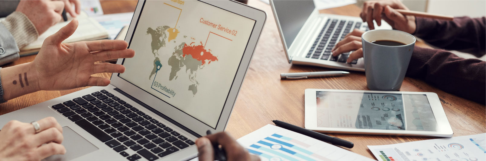 Participantes en un taller creativo