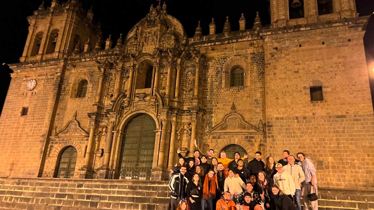 halloween party cusco tour de bares 640jdv