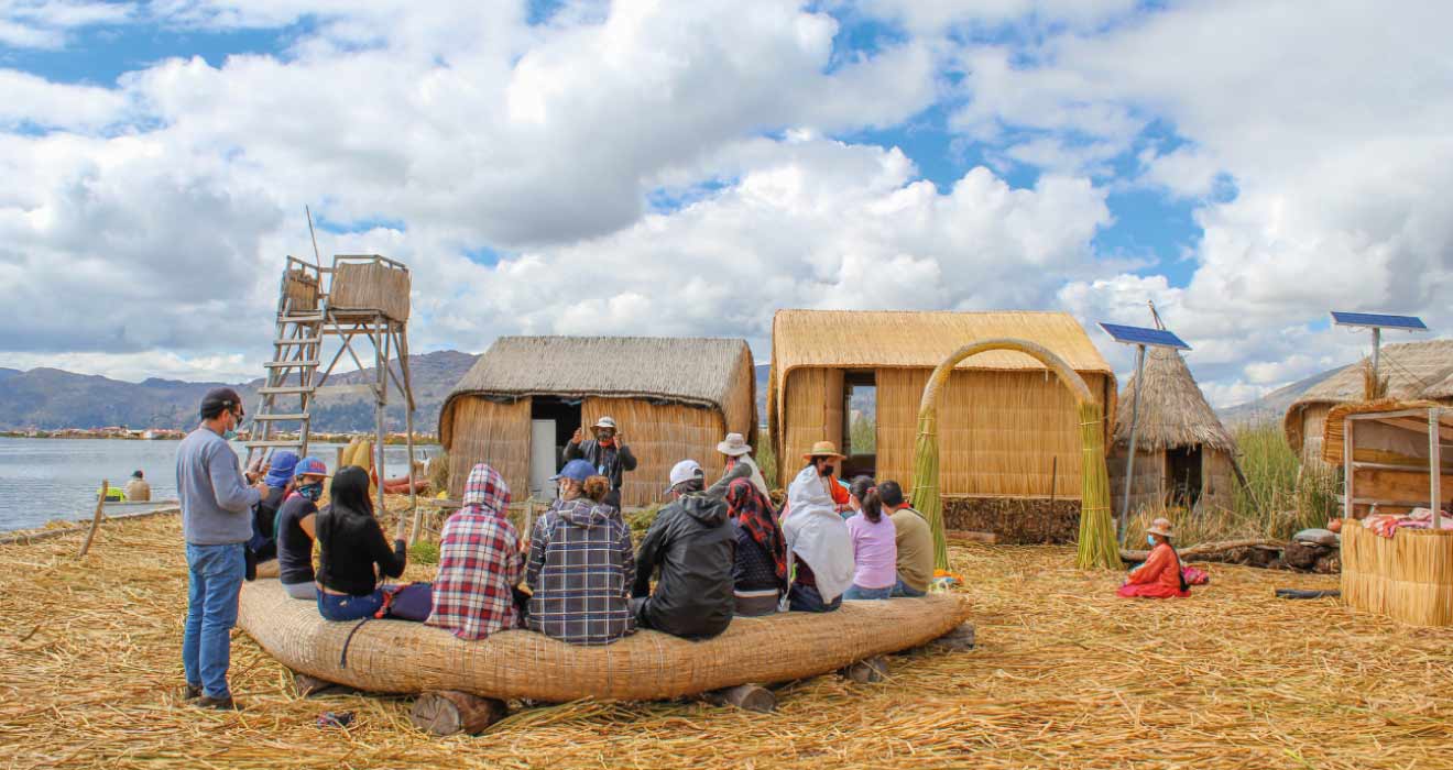 2d 1n titicaca uros home stay en taquille gallery 8