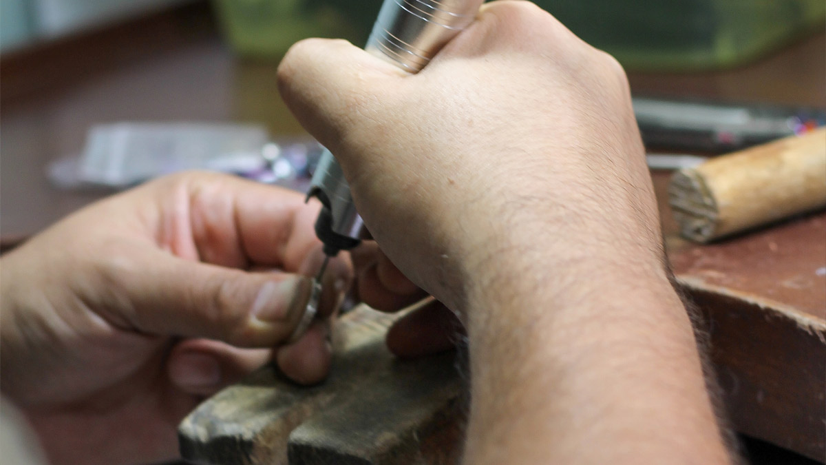 taller de elaboracion de anillos texturados en plata 7mv6m6