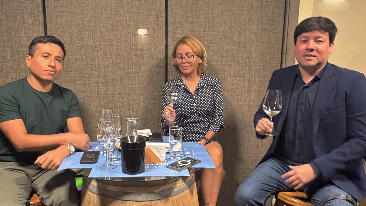 experiencia gourmet en la viniteca 7waudw