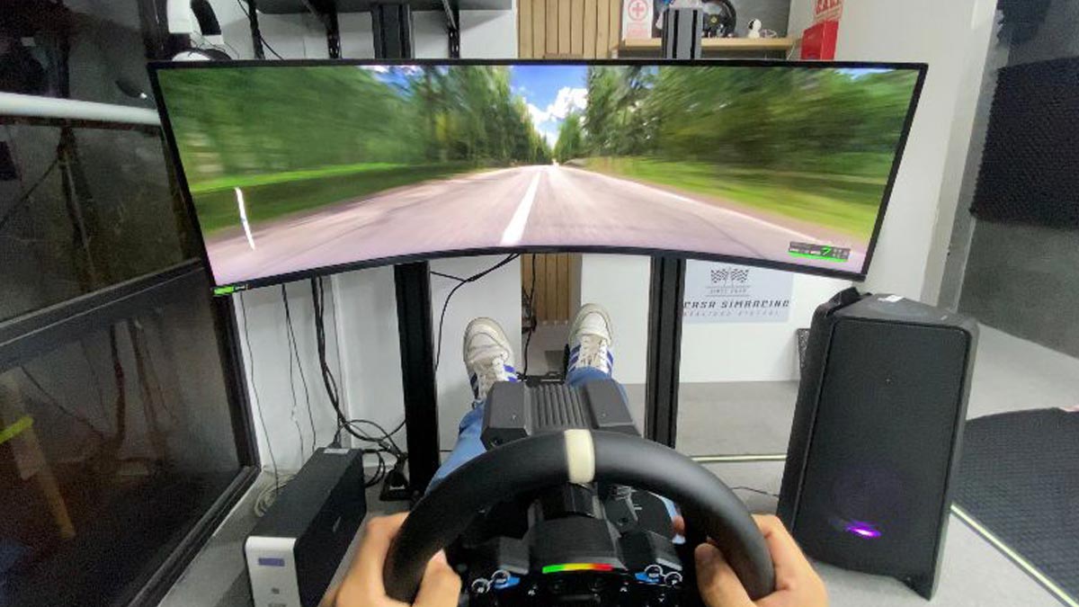 experiencia de simracing vive el automovilismo virtual en lima 8c68i4