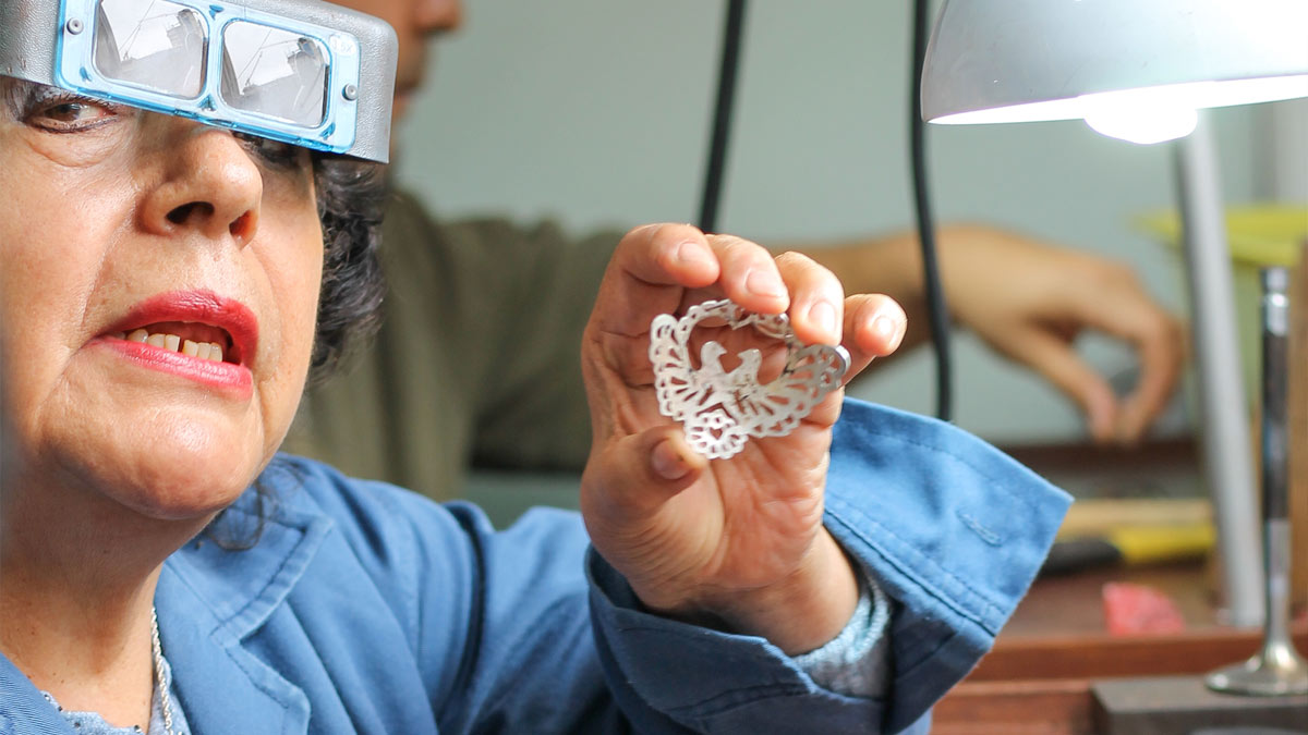 taller de elaboracion de anillos texturados en plata a38vbo