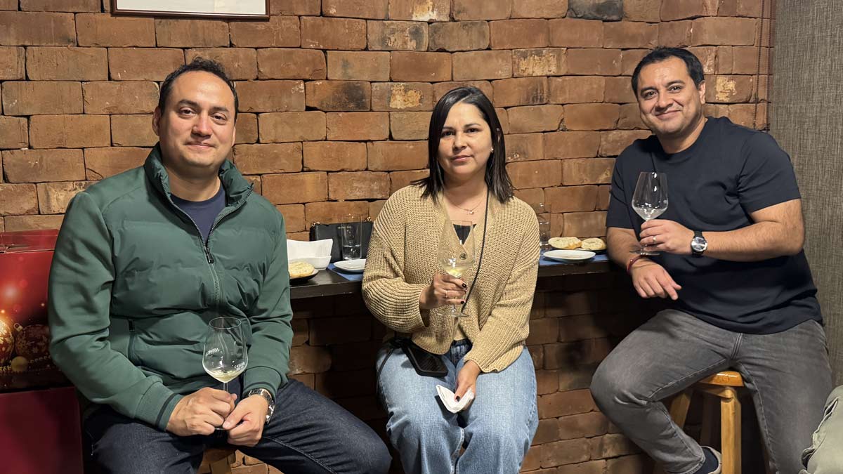 experiencia gourmet en la viniteca aipfqr
