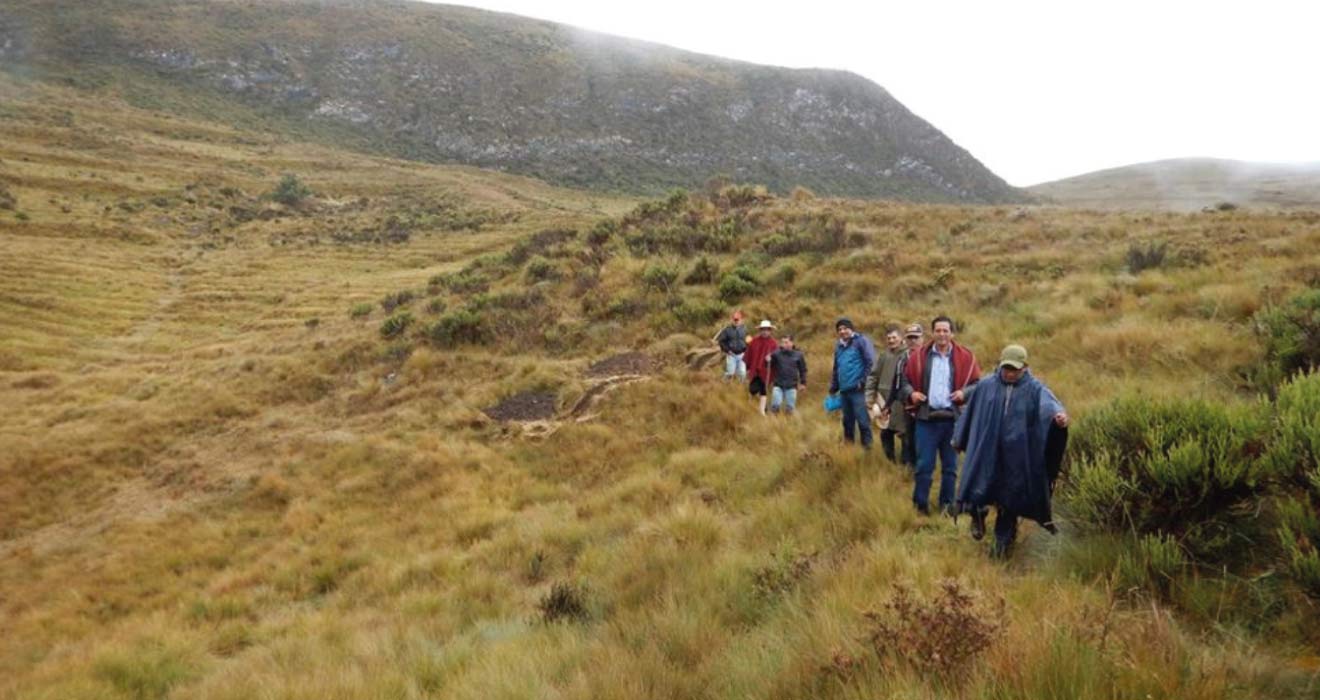 sitios arqueologicos de la petaca grupo de 3 personas gallery 9
