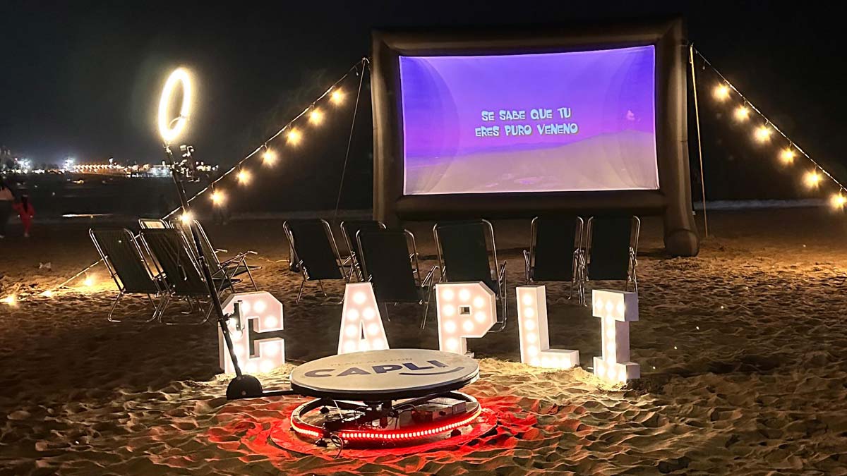 cine al aire libre frente al mar noche magica en lima poihuj
