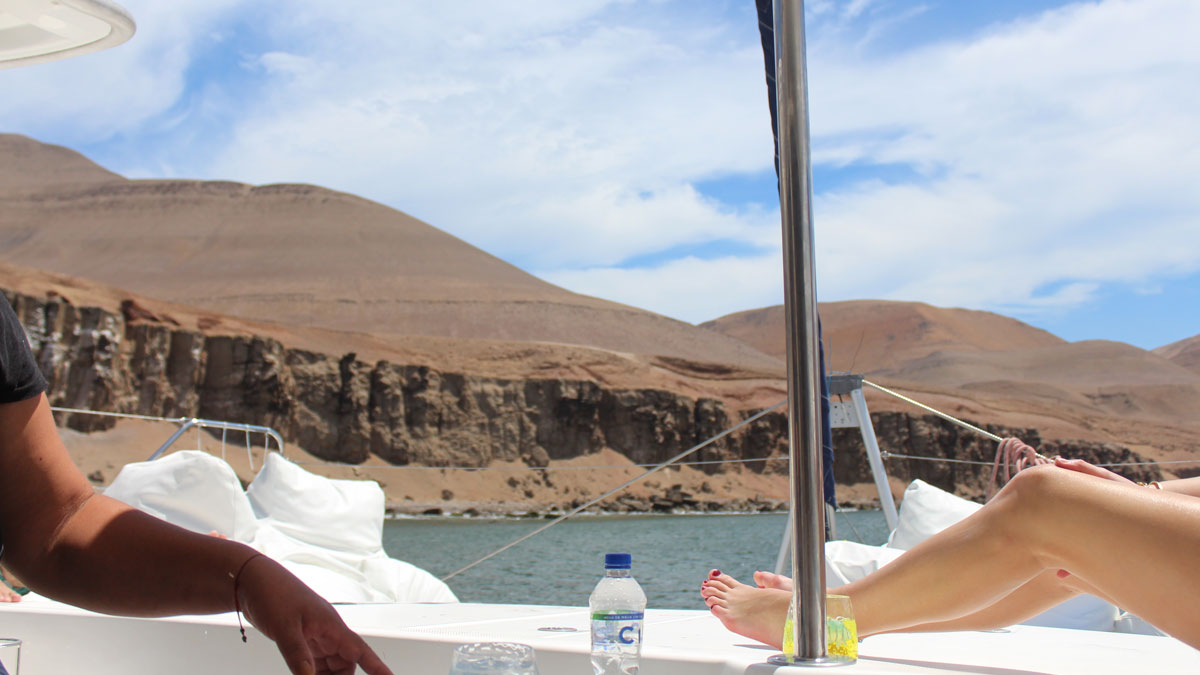 alquila un catamaran en lima y conoce la isla san lorenzo qjugrm