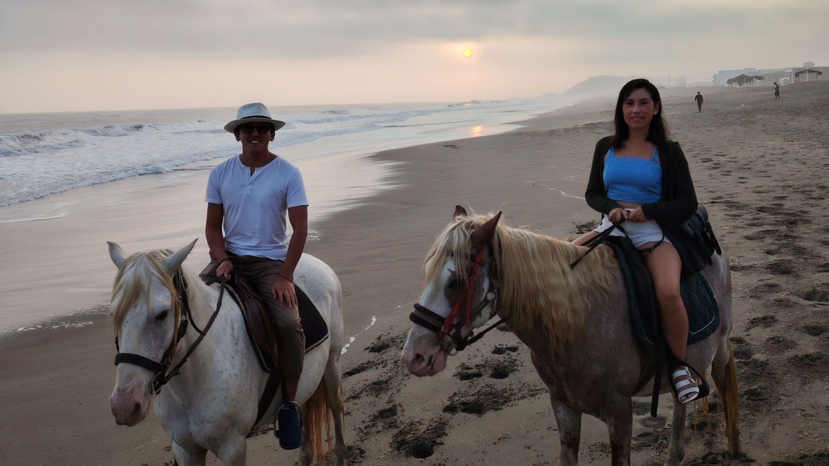 paseos a caballo en chorrillos lima ruta a la playa y diversion rputr8