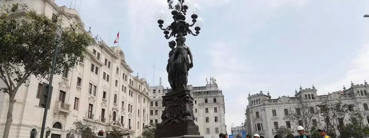 EstatuadelasTresGracias_5