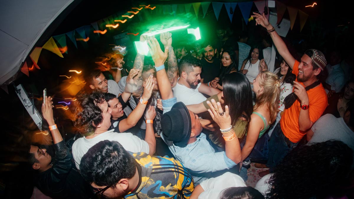 halloween party cusco tour de bares vfacvf