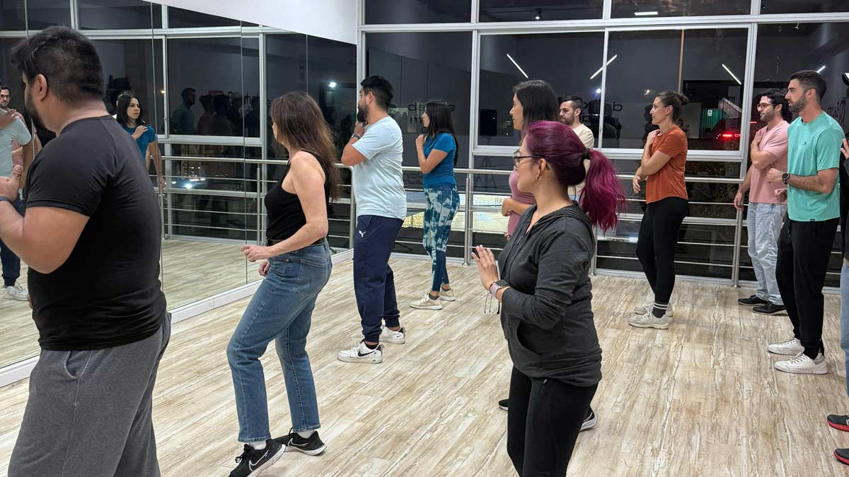 clase grupal de salsa y bachata en lima yzbkrd
