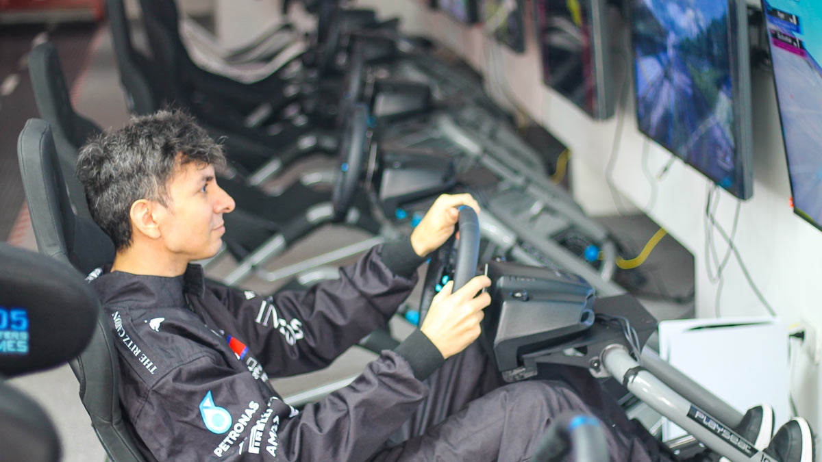 experiencia de simracing vive el automovilismo virtual en lima zimne9