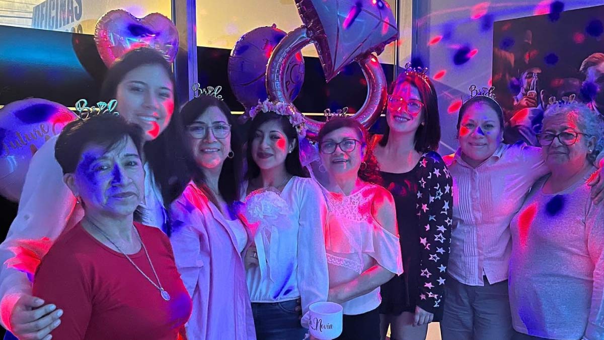 noche de karaoke en salon principal para grupos de 5 hasta 50 personas header