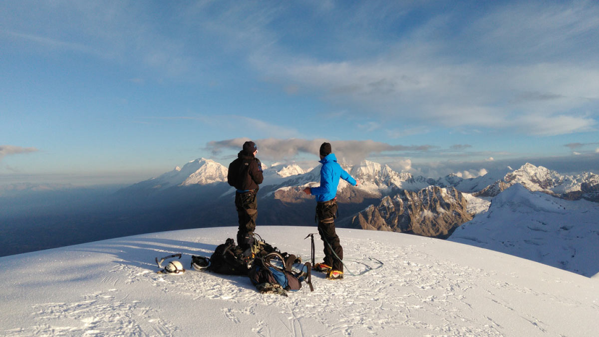 ascenso al nevado vallunaraju 0