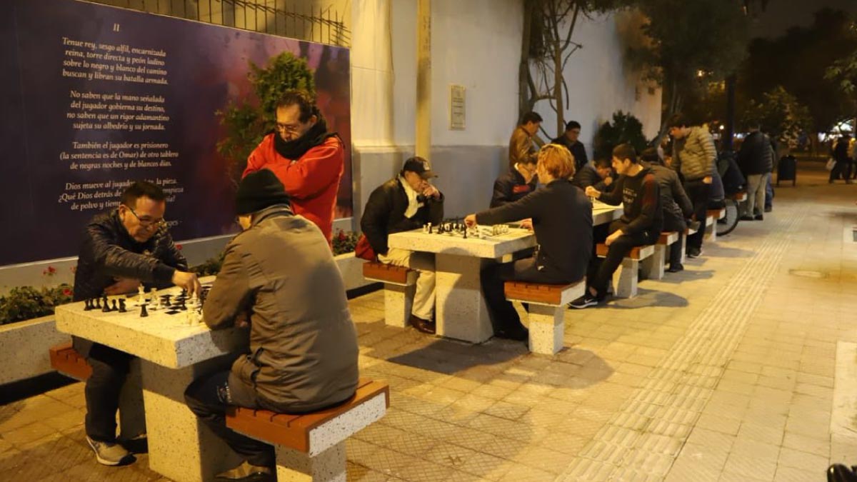  pasaje champagnat: plaza del ajedrez esteban canal 0